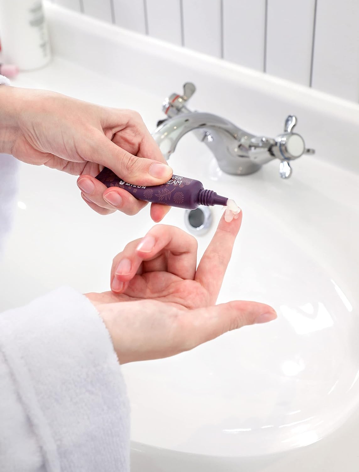 MIZON Collagen Power Firming Eye Cream, Hydrolyzed Marine Collagen with Adenosine, Anti-wrinkle, elastin booster, Moisturizing, skin elasticity (10 ml / 0.34 fl oz)