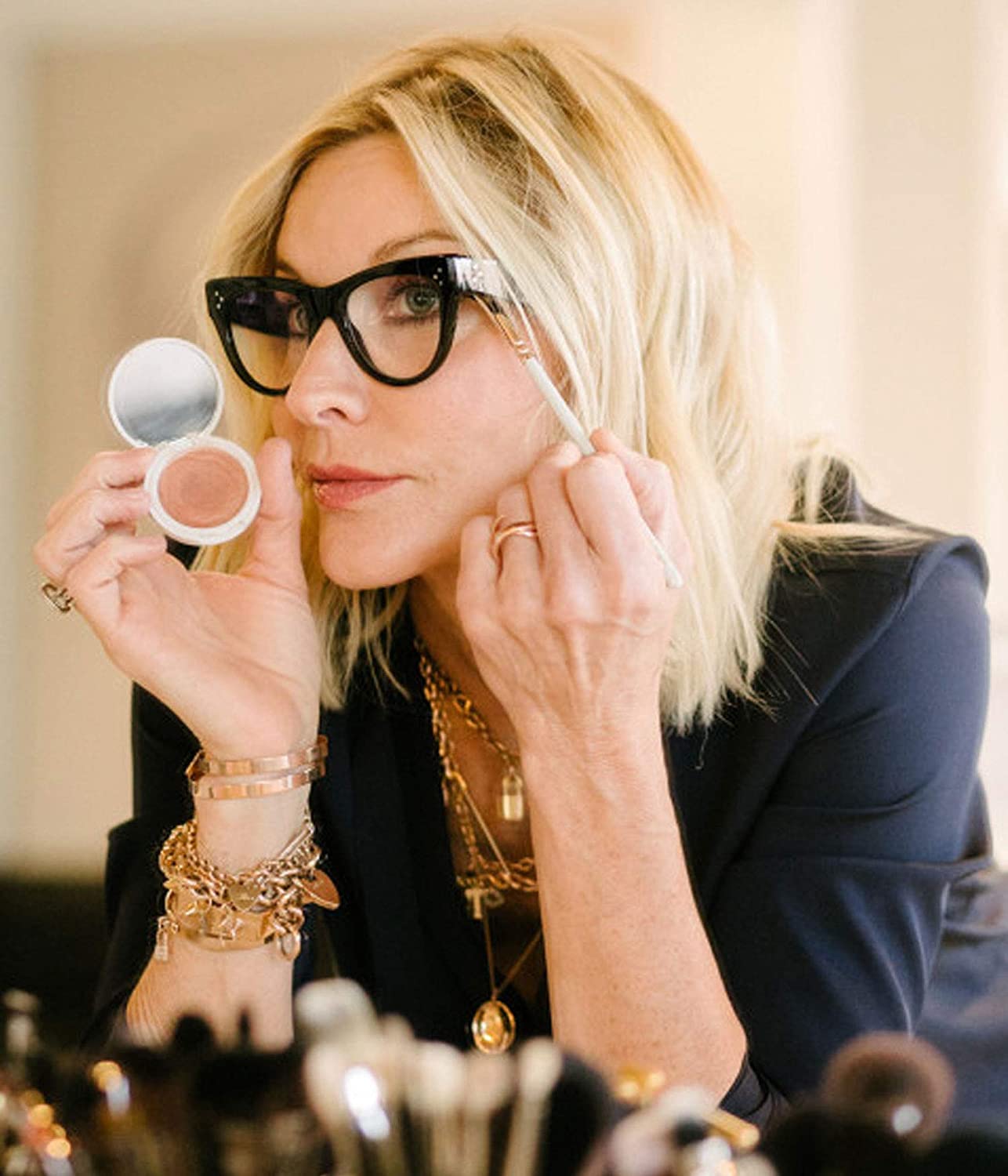 Jillian Dempsey Mini Fan Eye Makeup Brush: All in One Eyeshadow Makeup Brush: Multi-Functional Synthetic Vegan Eye Shadow Brush