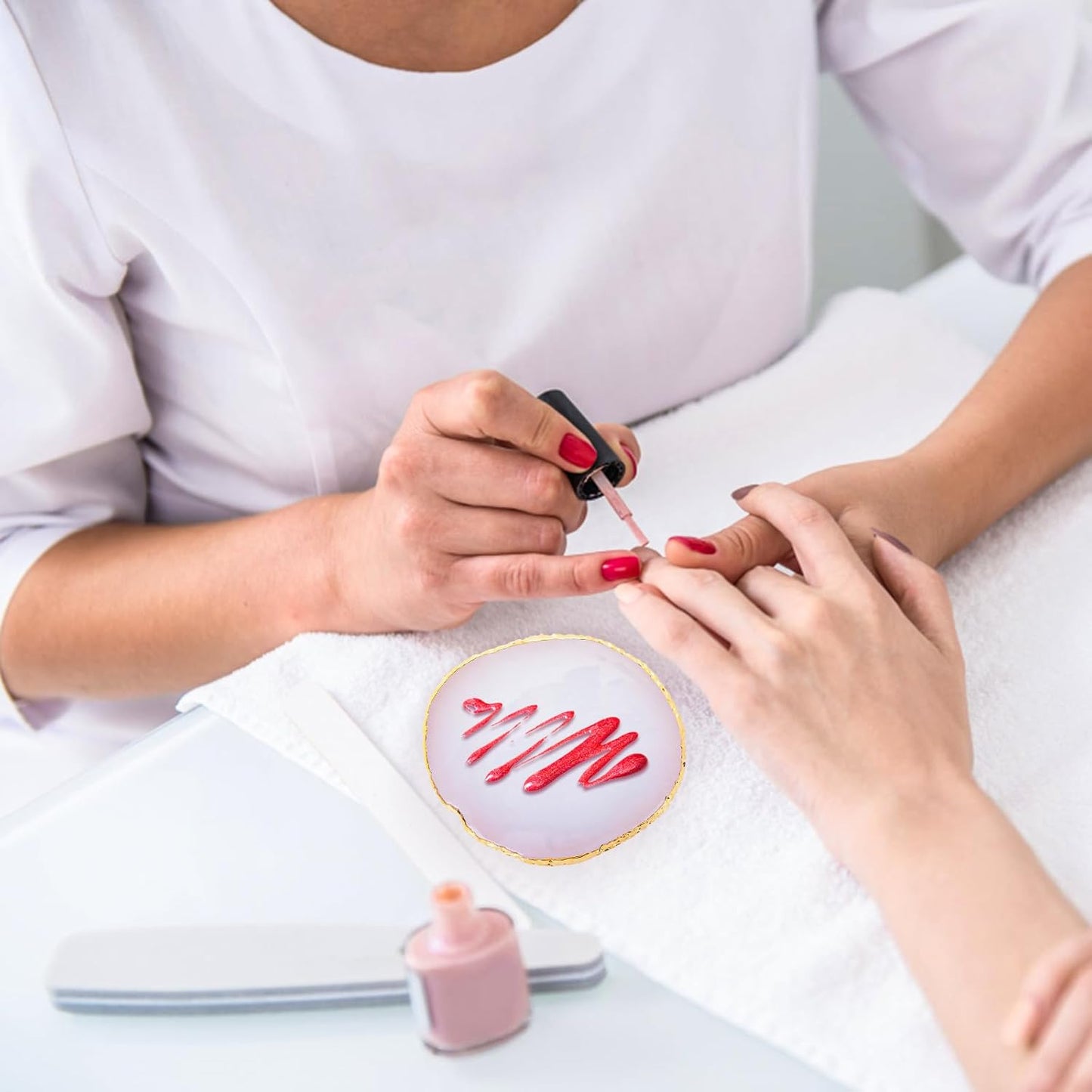 2pcs Heart-Shaped Resin Nail Art Palette, Gold Edge Round Makeup Mixing Palette, Nail Polish Plate, Nail Art Display Board Makeup Plate Cosmetic Mixing Tools