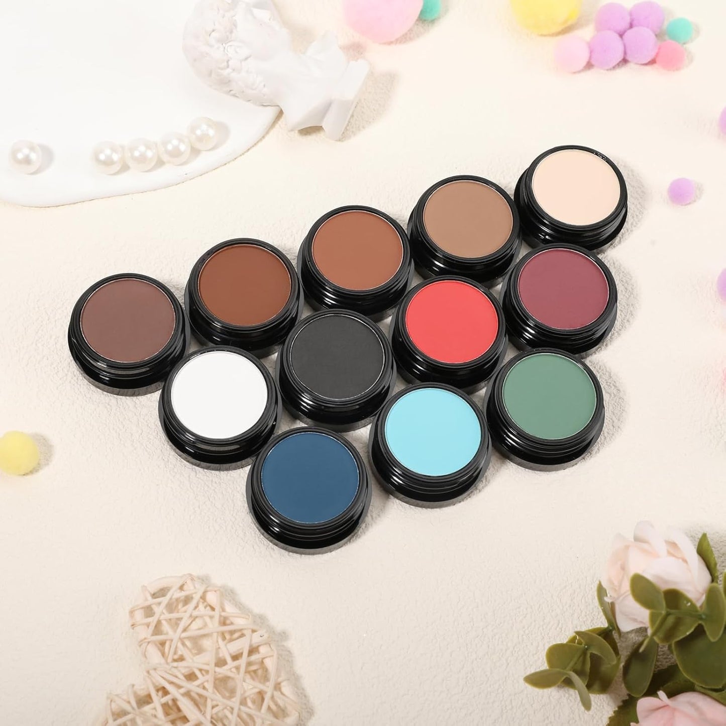Single Black Eyeshadow, Pressed Powder Matte Eye-Shadow Palette Make-up, Blendable Long Lasting High Pigment Black Eye Makeup Halloween Paint & Face Body Paint