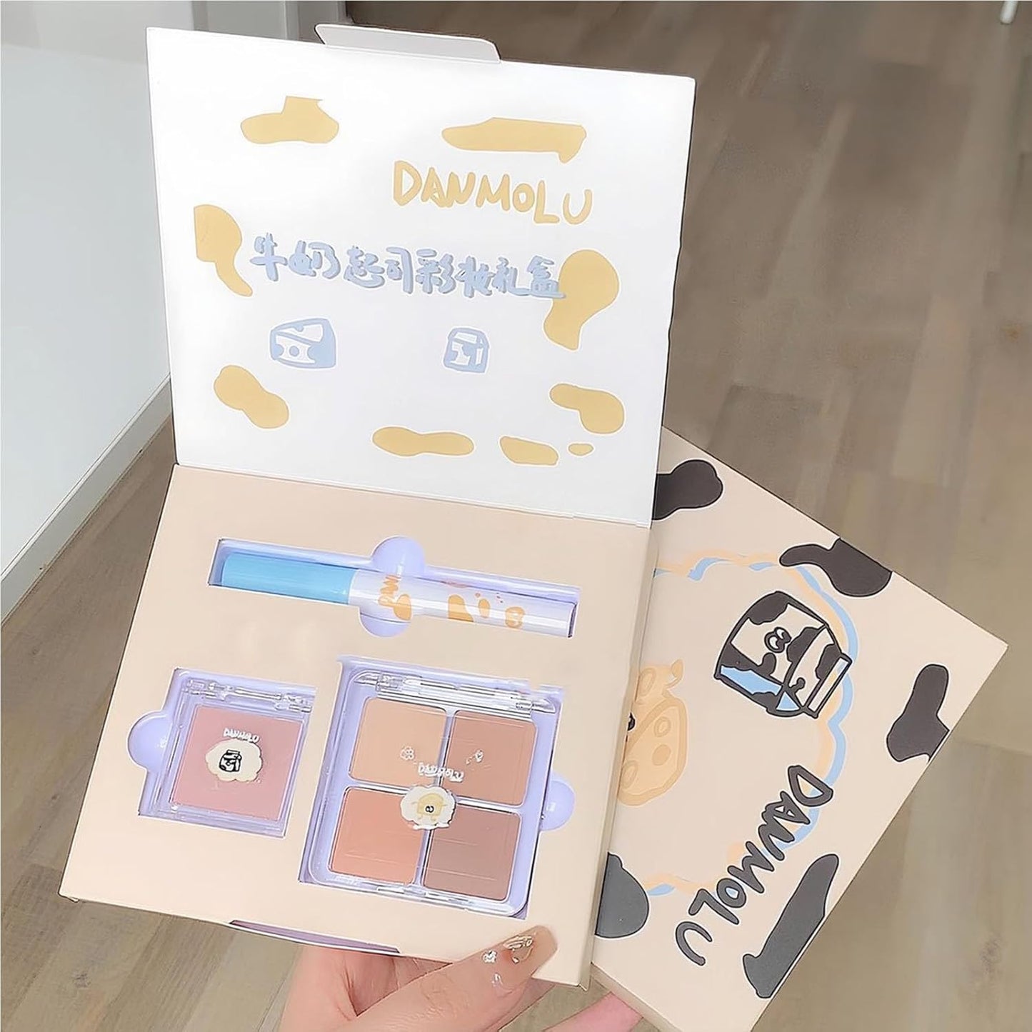 Neutral Eyeshadow Palette Velvet Lip Gloss Natural Glossy Blush Suitable for Beginners and Professionals 3-in-1 Multi-Purpose Makeup Set (1 Box)