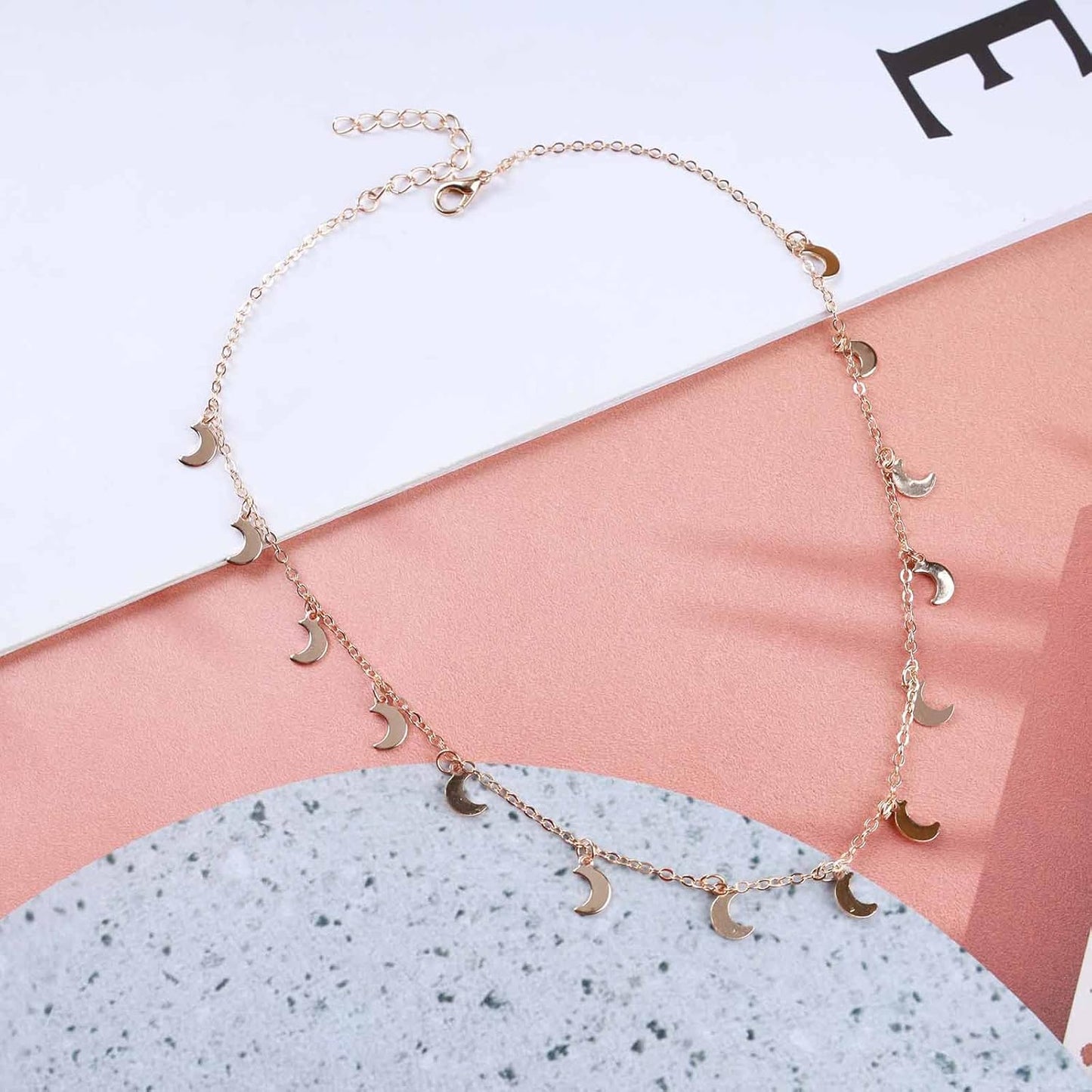 Vintage Moon Dangle Necklace Curved Moon Pendant Necklace Tiny Moon Choker Necklace Gold Minimal Choker Necklace Jewelry for Women