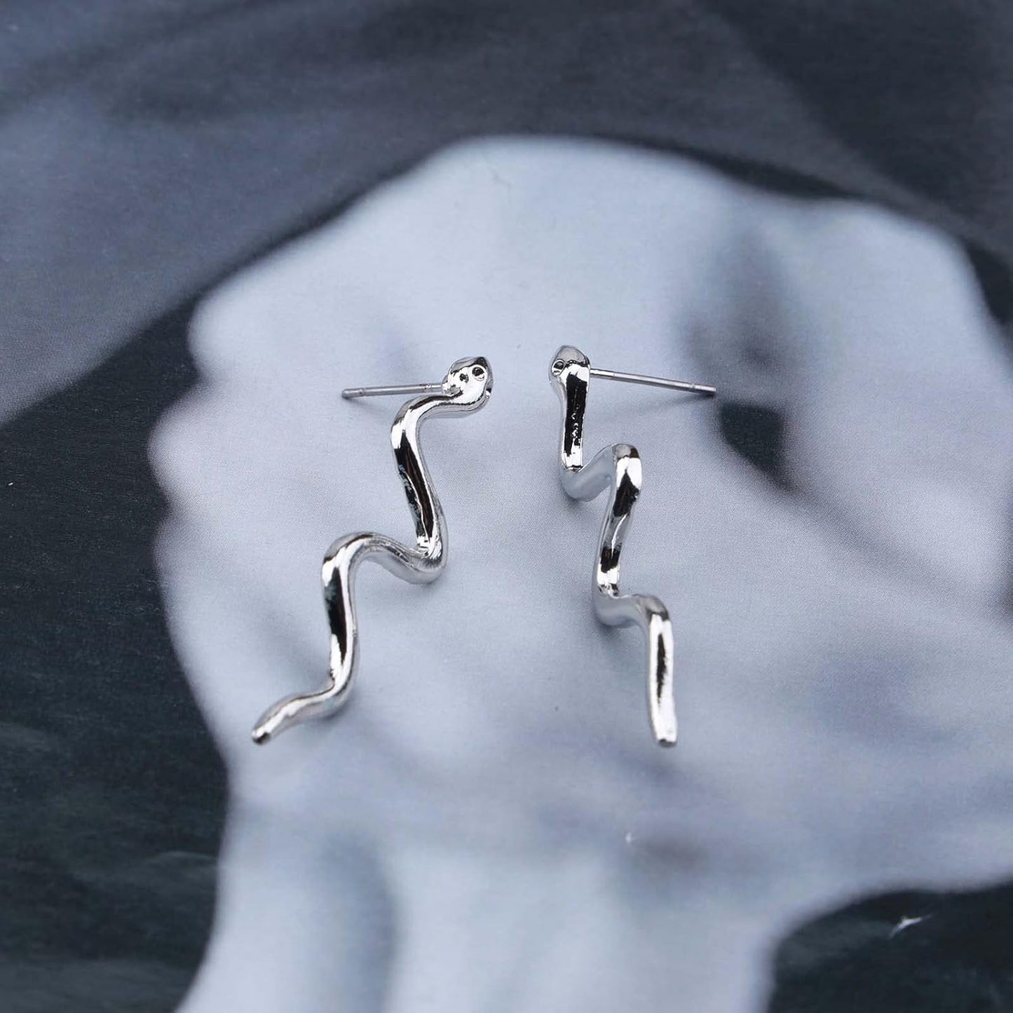 Vintage Snake Dangle Earrings Punk Snake Drop Earrings Gold Snake Stud Earrings Boho Serpent Earrings Jewelry for Women (Gold)